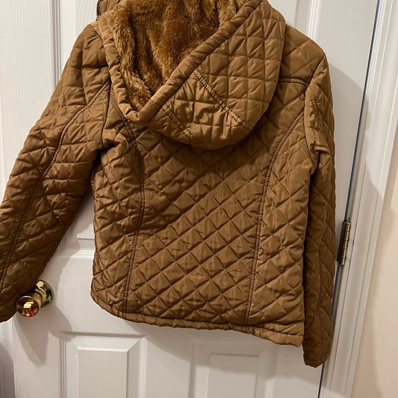 Light brown jacket. It has been worn 2 times. It’s soft and comfy - Picture 2 of 3